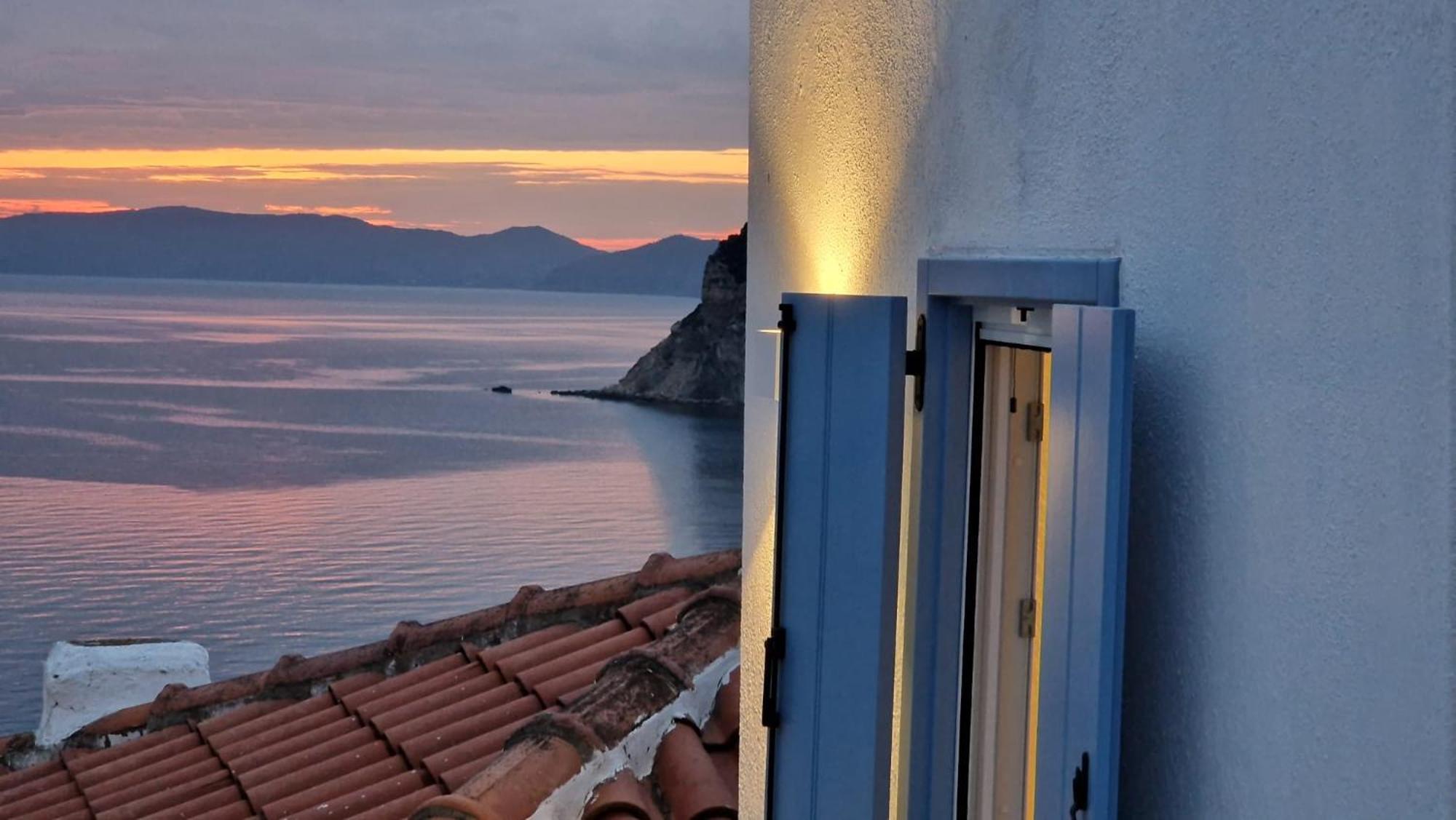 Peppermint Bay Villa Skopelos Town Exterior photo