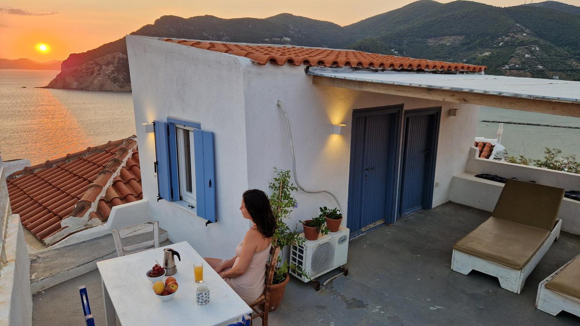 Peppermint Bay Villa Skopelos Town Exterior photo