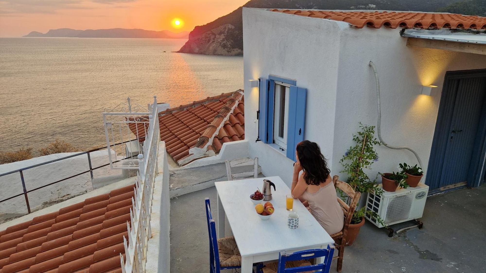 Peppermint Bay Villa Skopelos Town Exterior photo